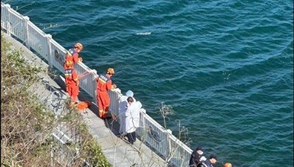 95后女游客大梅沙意外坠海被卷走,遗体已打捞!原因正核实
