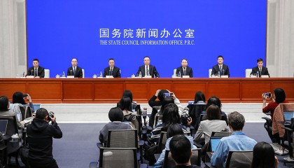 财政部:将适当提高退休人员基本养老金,进一步完善托育和养老服务体系