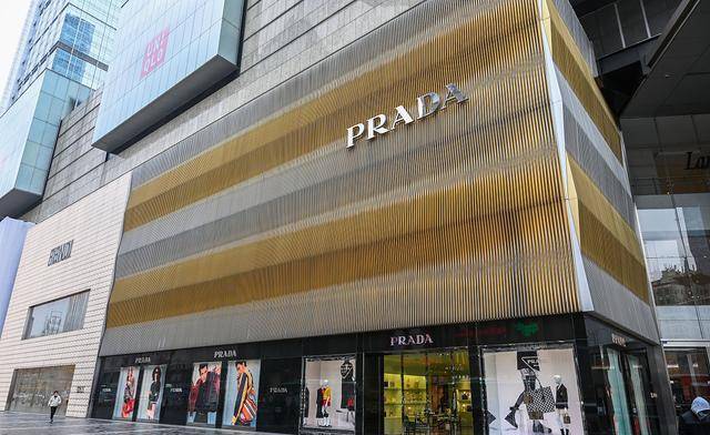 日本奢侈品白菜价， 白菜变奢侈品：一个包便宜三千，一棵白菜卖到100元人民币