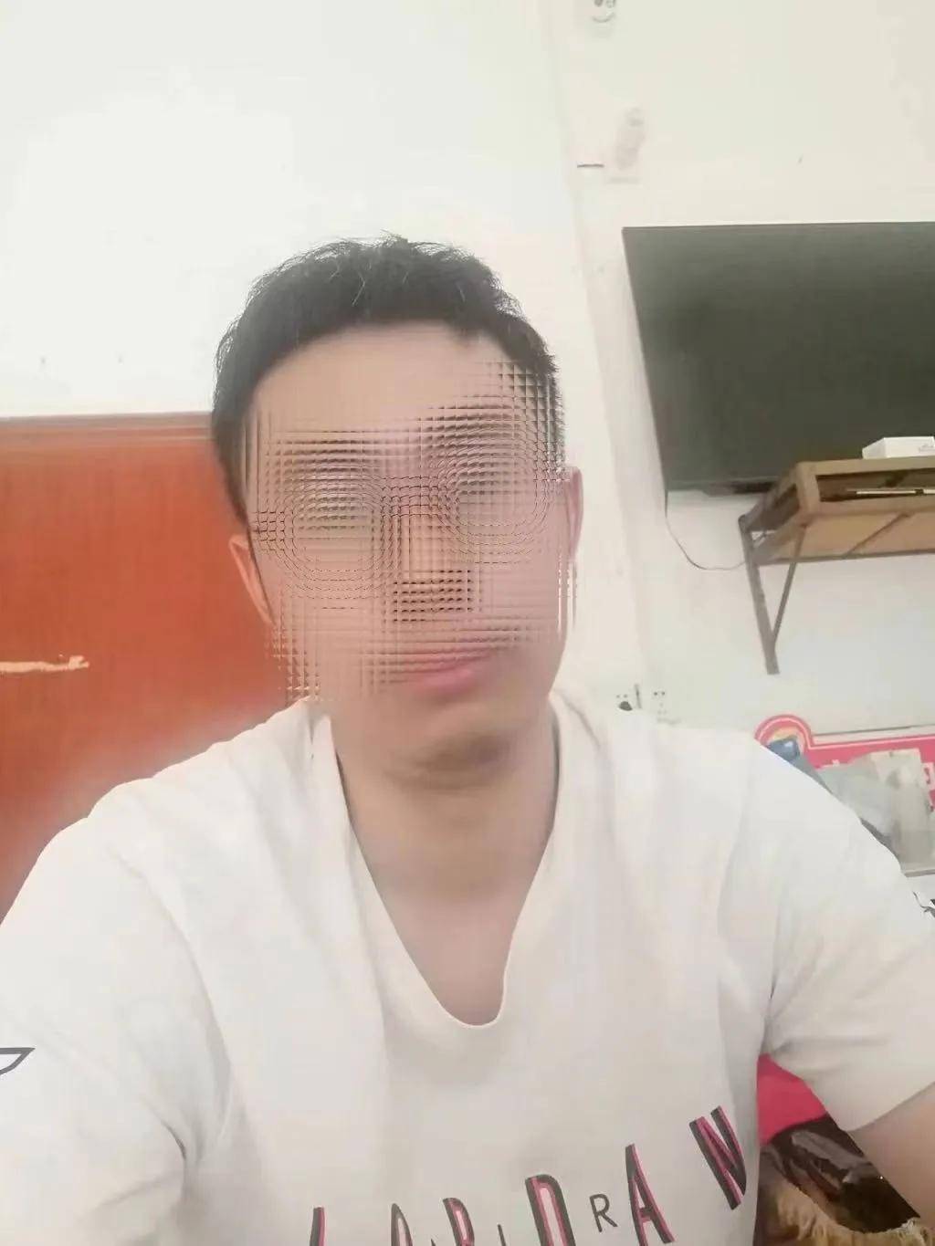 儿子被控奸淫两幼女,检察官父亲为其辩护