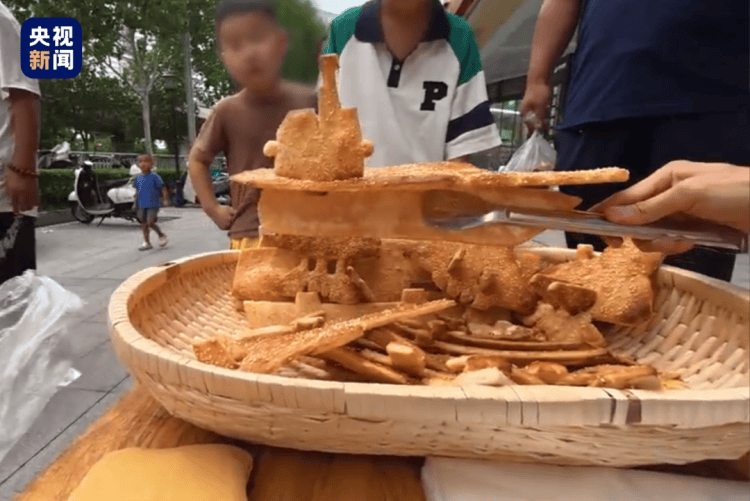 “东风-5C烧饼,吸引范围覆盖全网!”