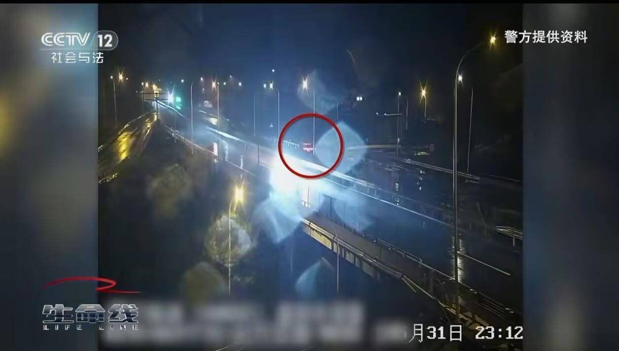 男子喝3斤白酒用智驾行驶20公里后在高速上睡着了,因醉酒驾驶被判拘役一个月,交警回应