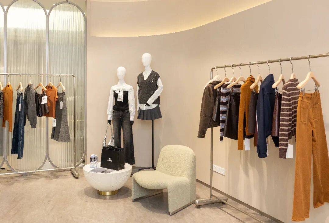 太酷了！15岁留学，虎门00后女孩回乡创立了自己的品牌